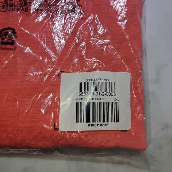 Old Navy Relaxed Fit Maternity Top / Old Navy Tee - Picture 4 of 10